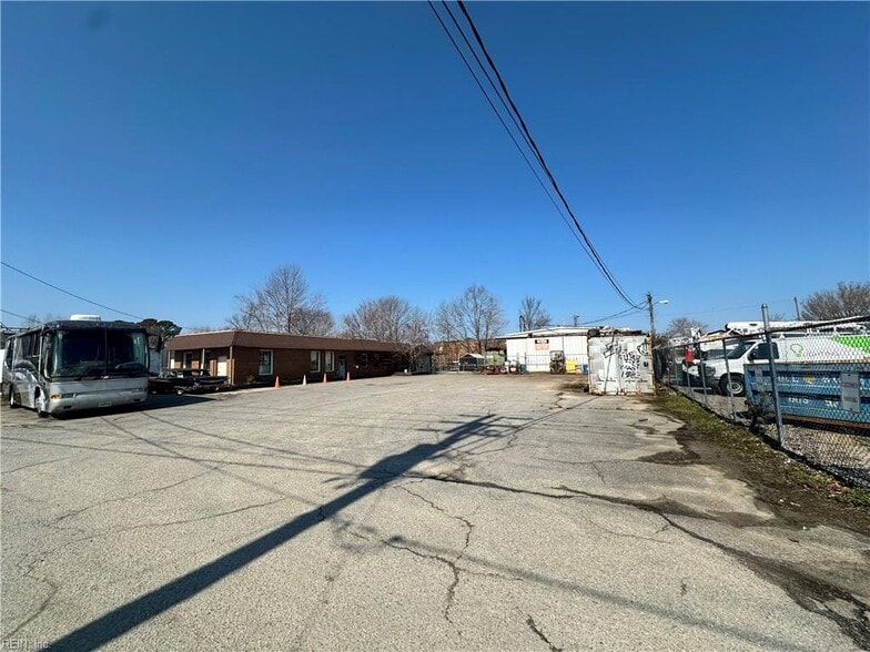 Primary Photo Of 1702 Southern Blvd, Virginia Beach Manufacturing For Sale