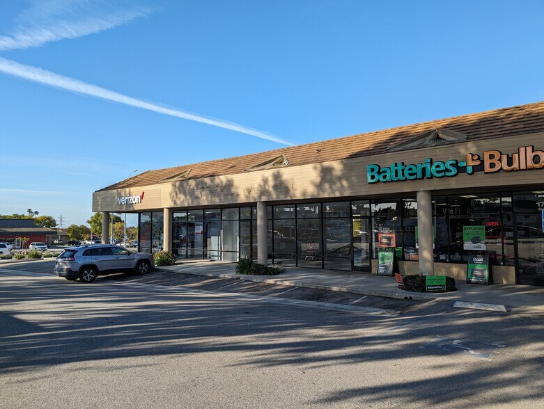 More Photos Of 1739-1783 S Victoria Ave, Ventura Unknown For Lease