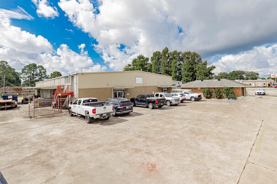 More Photos Of 9162 S Choctaw Dr, Baton Rouge Industrial For Sale