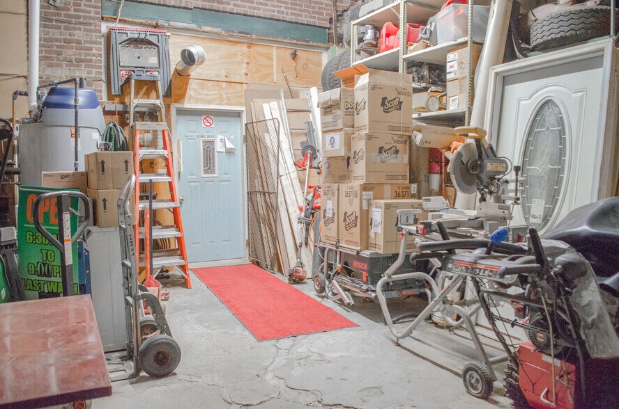 More Photos Of 9 E Oreilly St, Kingston Freestanding For Sale