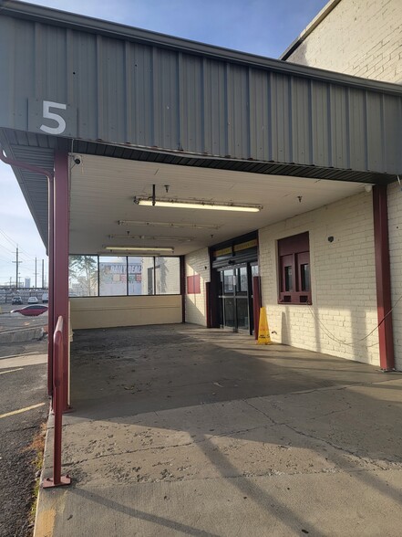 More Photos Of 5 Ranch Rite Rd, Yakima General Retail For Lease