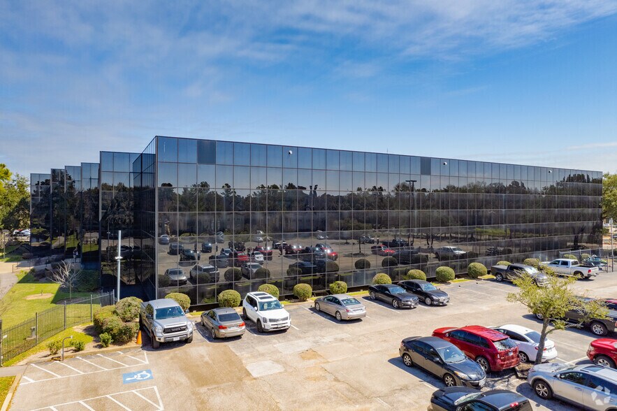 More Photos Of 530 Wells Fargo Dr, Houston Office For Sale