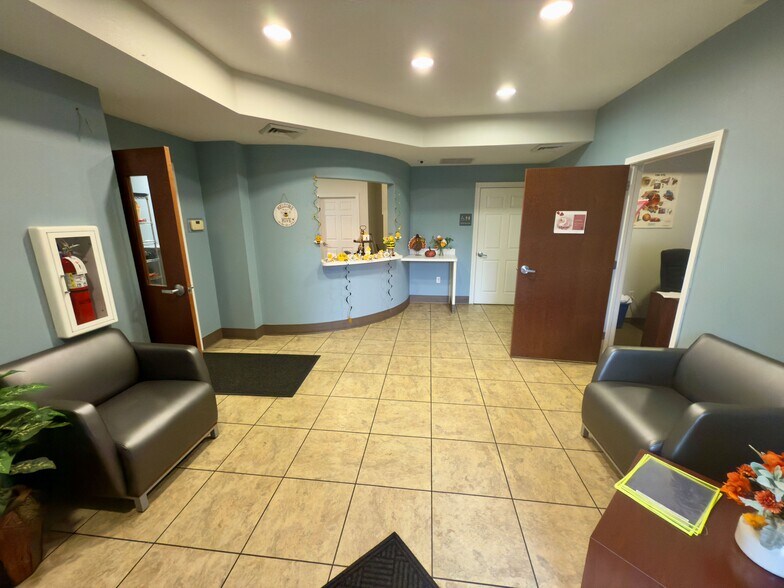 More Photos Of 511 Phyllis St, Pensacola Medical For Sale