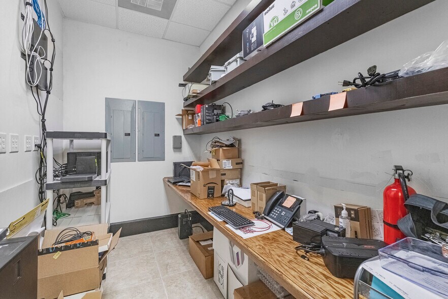 More Photos Of 15010 Lakefair Dr, Richmond Medical For Sale