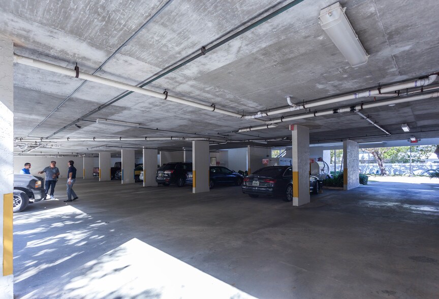 More Photos Of 30 W Mashta Dr, Key Biscayne Medical For Lease