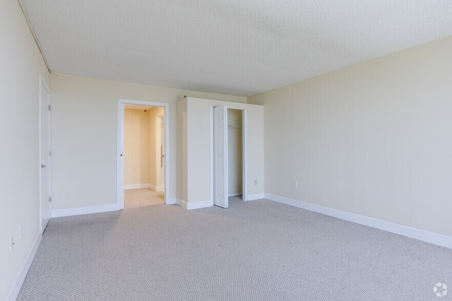 More Photos Of 9309 S Orange Blossom Trl, Orlando Hotel For Sale