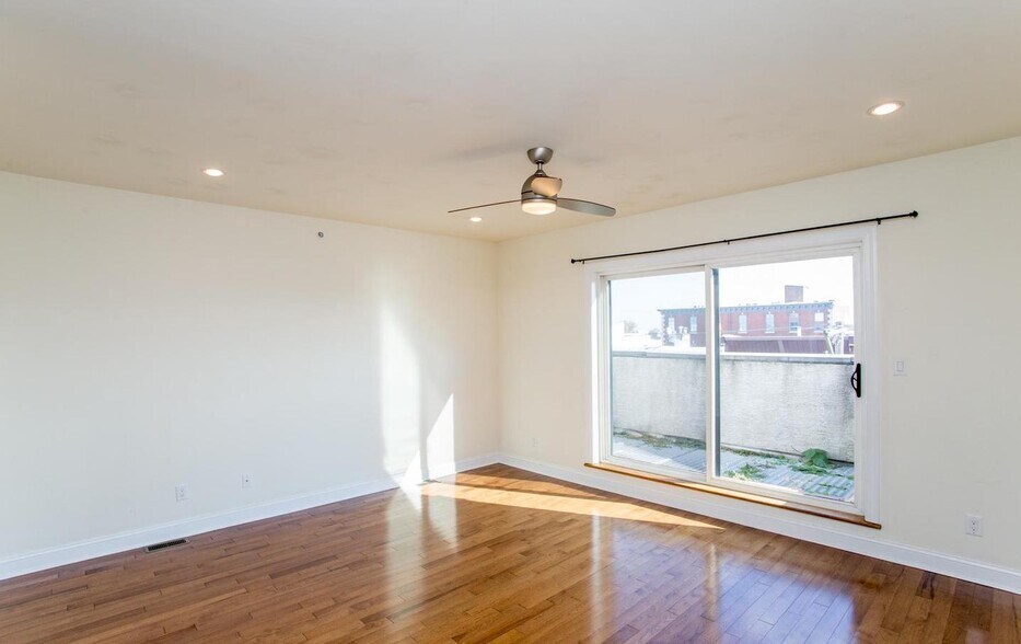 More Photos Of 1860 Frankford Ave, Philadelphia Storefront Retail Residential For Sale