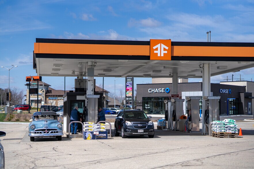 More Photos Of N96 W18200 County Line Rd, Germantown Freestanding For Sale