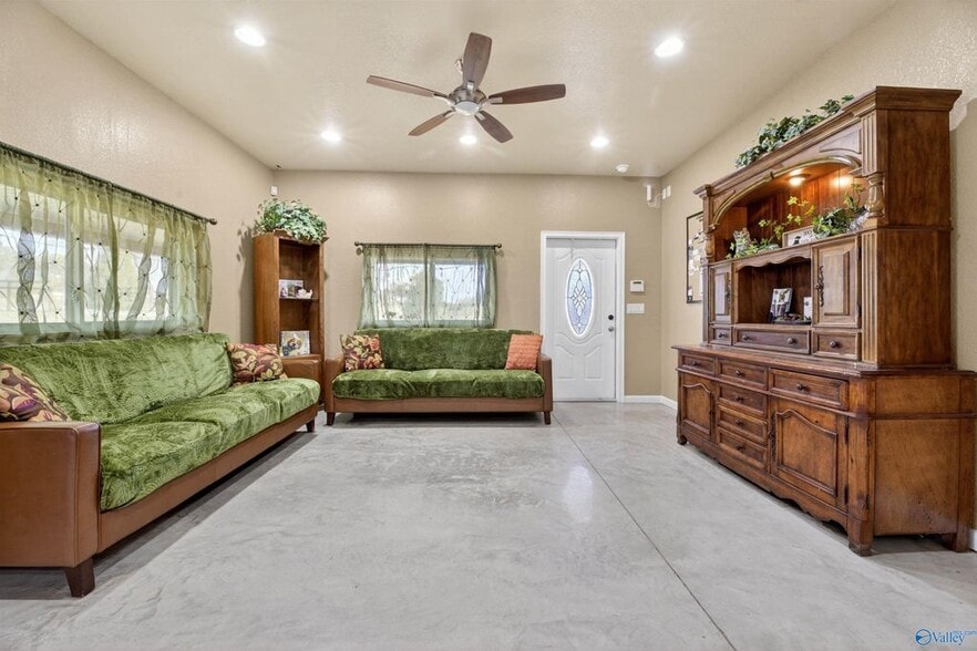 More Photos Of 1103 County Road 359, Crossville Medical For Sale