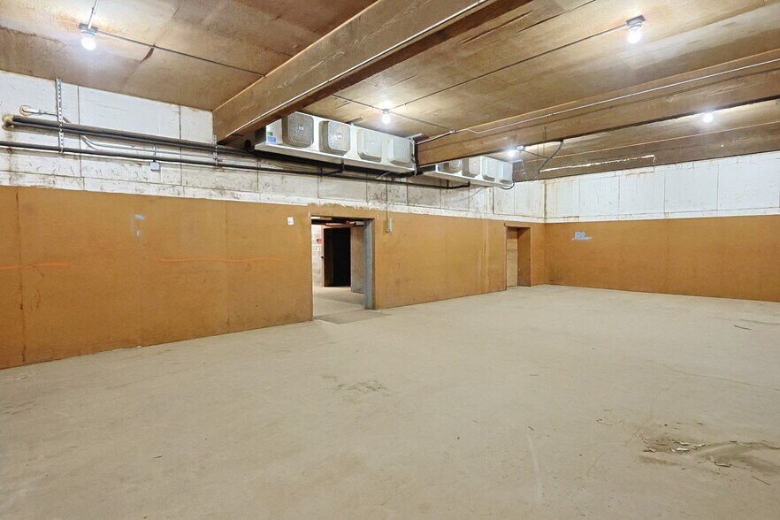 More Photos Of 665 Hemlock Ave, Coos Bay Refrigeration Cold Storage For Lease