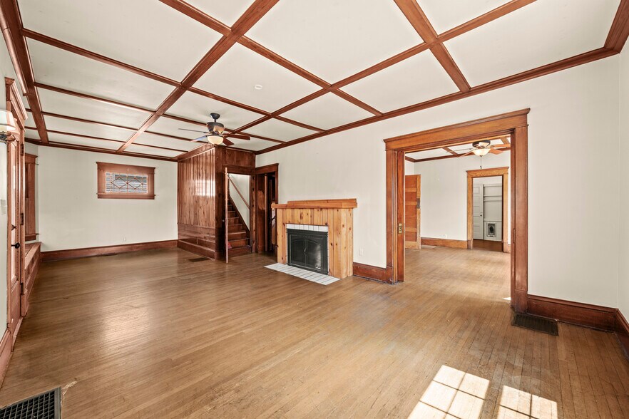 More Photos Of 832 S Main St, Canton Specialty For Sale