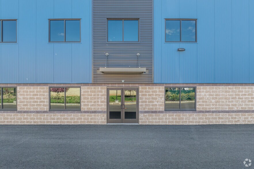 More Photos Of 1545 Campus Dr, Warminster Warehouse For Sale