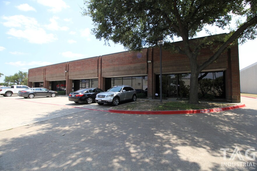 More Photos Of 1611 N Interstate 35E, Carrollton Research And Development For Lease