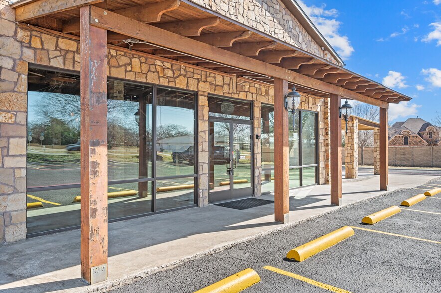 More Photos Of 7716 Davis Blvd, North Richland Hills Storefront For Lease