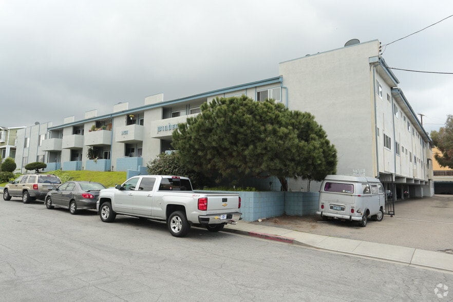 More Photos Of 1150 Tennyson St, Manhattan Beach Apartments For Sale