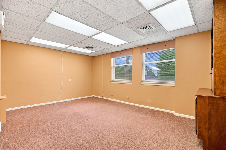 More Photos Of 3506 Memorial Ave, Lynchburg Office For Sale