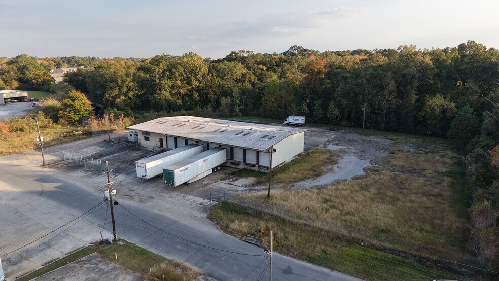 More Photos Of 6722 Bicentennial Pl, Baton Rouge Truck Terminal For Lease