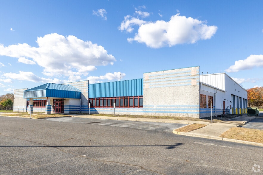 More Photos Of 711 N New Rd, Pleasantville Warehouse For Sale