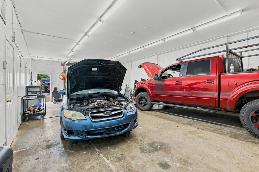 More Photos Of 1458-1472 Ironton St, Aurora Industrial For Sale