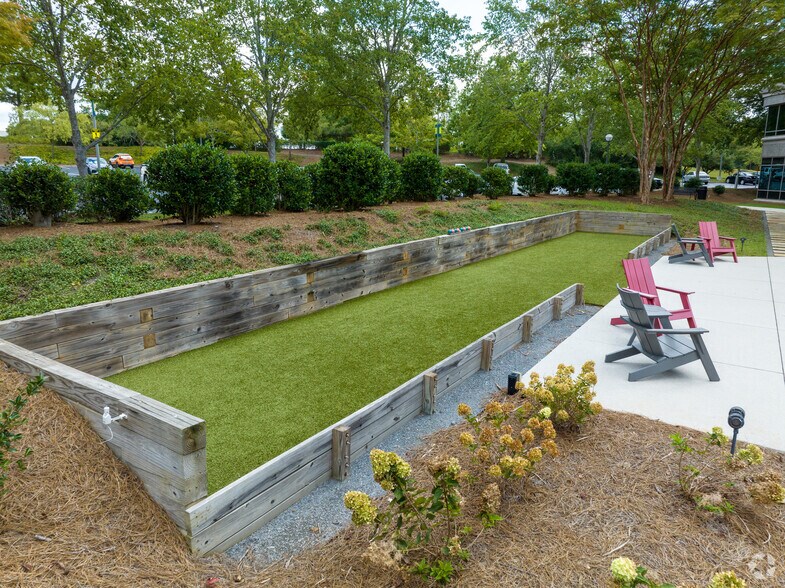 More Photos Of 100 North Point Ctr E, Alpharetta Office For Sale