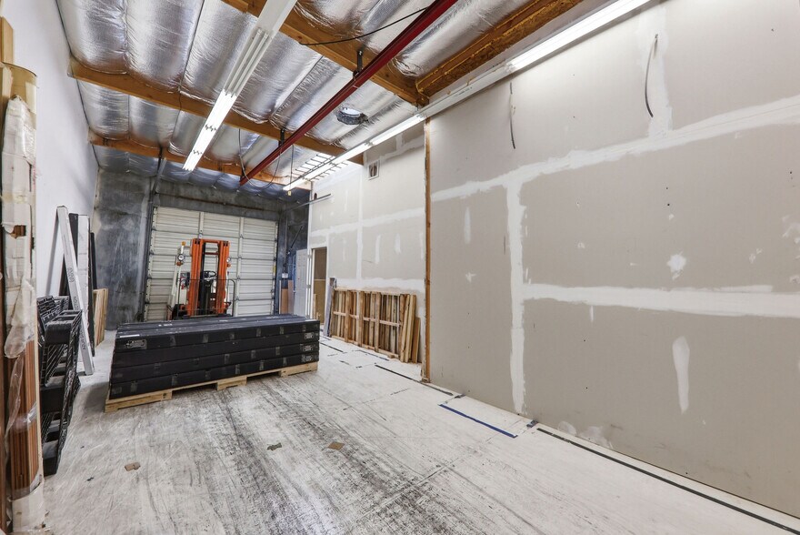 More Photos Of 100 N Hill Dr, Brisbane Light Manufacturing For Sale