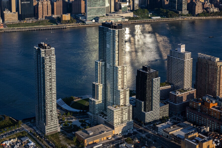 More Photos Of 5203 Center Blvd, Long Island City Apartments For Lease