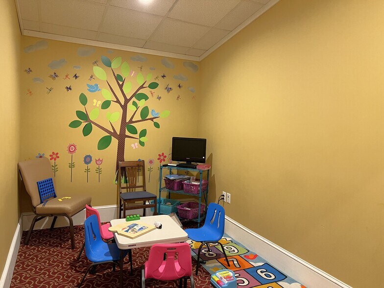 More Photos Of 496 Chase Ave, Waterbury General Retail For Sale