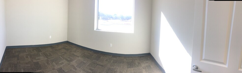 More Photos Of 2519 N Frazier Rd, Conroe Light Distribution For Sale