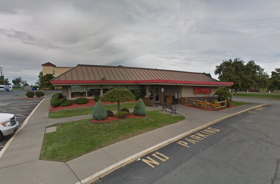 Primary Photo Of 4610 Genesee St, Buffalo Restaurant For Lease