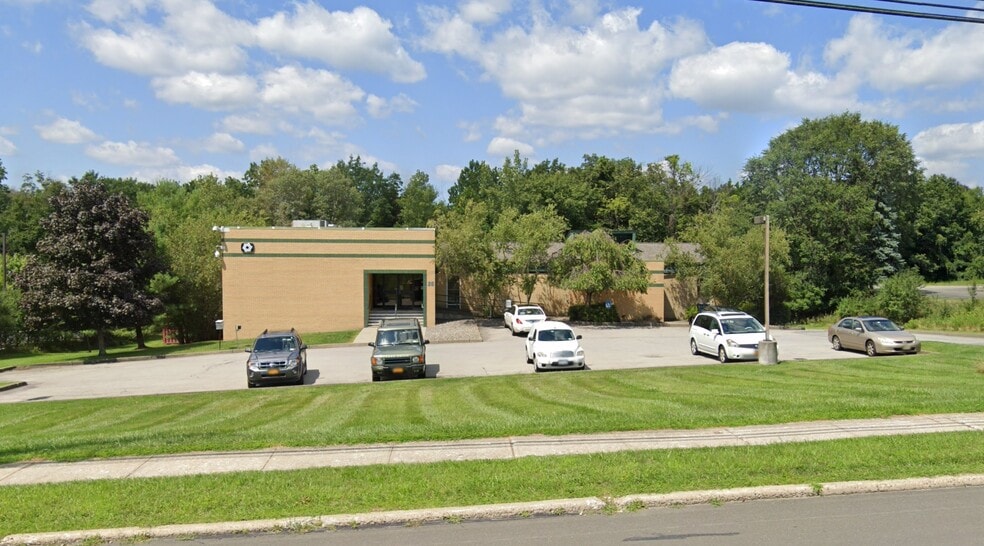 More Photos Of 20 Industrial Dr, Middletown Light Manufacturing For Lease