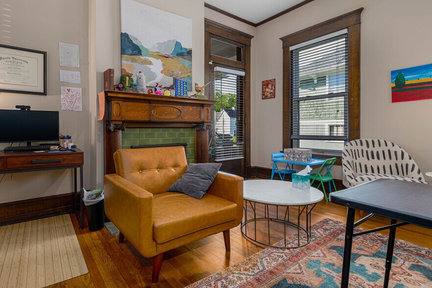 More Photos Of 114 E Unaka Ave, Johnson City Office Residential For Sale