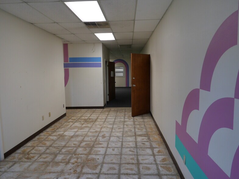More Photos Of 1364 NE 3rd St, Oklahoma City Warehouse For Sale