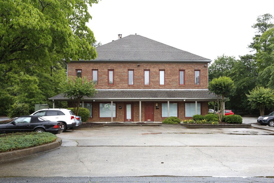 More Photos Of 200 Market Pl, Roswell Office Residential For Lease