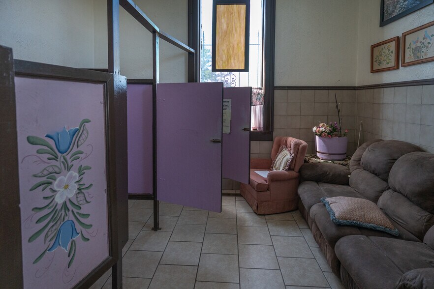 More Photos Of 401 E Broadway St, Muskogee Lodge Meeting Hall For Sale