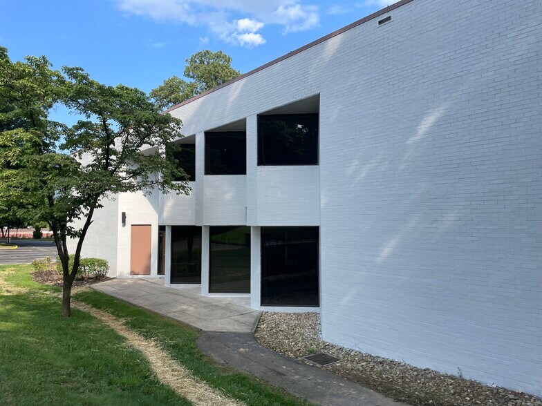 More Photos Of 1914 Association Dr, Reston Office For Lease