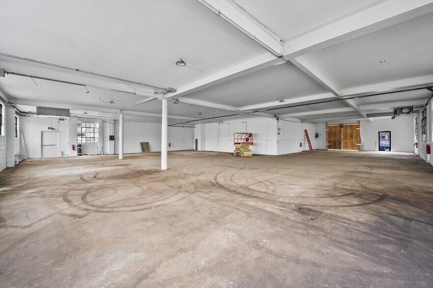 More Photos Of 212-216 Main St, New Rochelle Freestanding For Lease