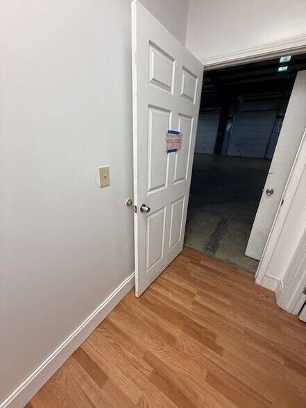 More Photos Of 7701-7711 Affinity Dr, Cincinnati Light Distribution For Lease