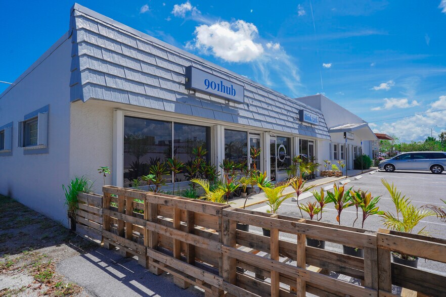 More Photos Of 901 SE Johnson Ave, Stuart Office For Lease