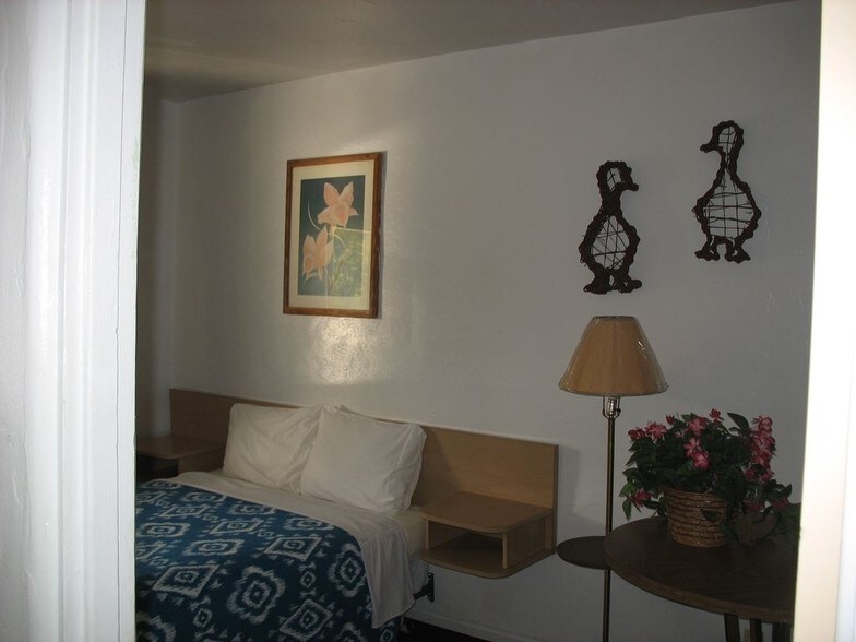 More Photos Of 1627 SE Stephens St, Roseburg Hotel For Sale