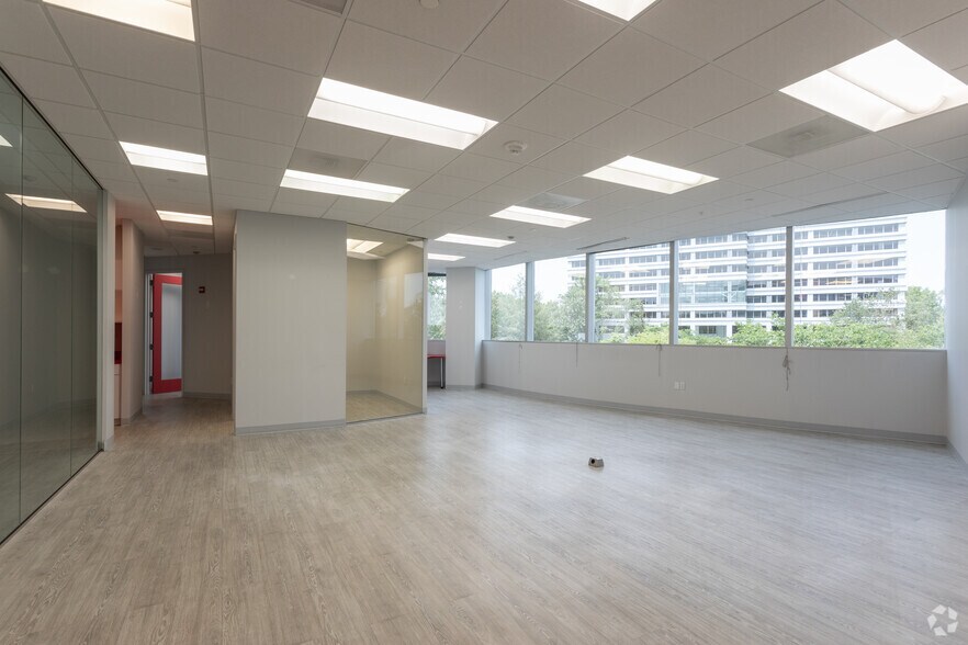 More Photos Of 8609 Westwood Center Dr, Vienna Office For Lease