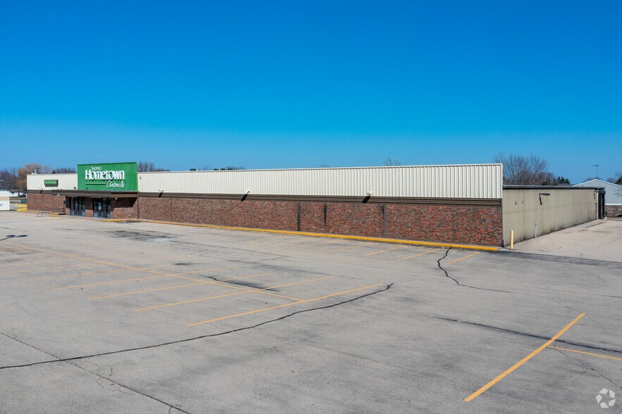 More Photos Of 291 S Main St, Clintonville Freestanding For Lease