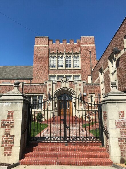 More Photos Of 2634 Pleasant St, Oakland Schools For Lease