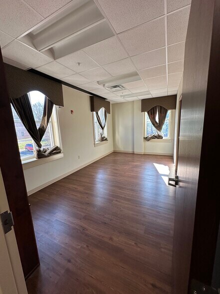 More Photos Of 101 Financial Dr, Elizabethtown Medical For Lease