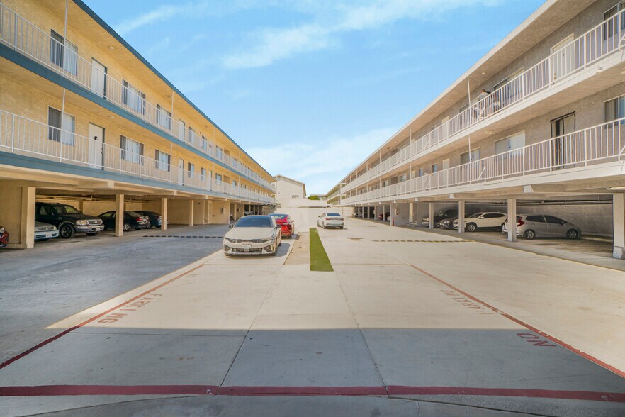 More Photos Of 14037 Cerise Ave, Hawthorne Apartments For Sale