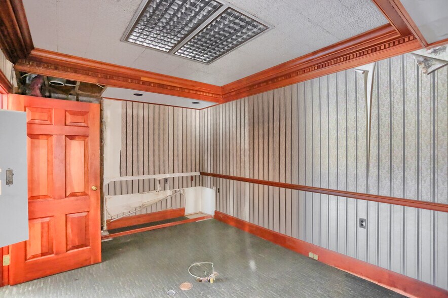 More Photos Of 3210 Wilmington Rd, New Castle Bowling Alley For Sale