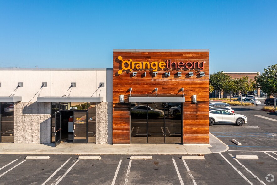 More Photos Of 10026-10038 Adams Ave, Huntington Beach Storefront For Lease