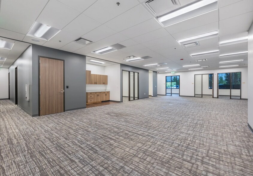 More Photos Of 2929 W Navigator Dr, Meridian Office For Lease