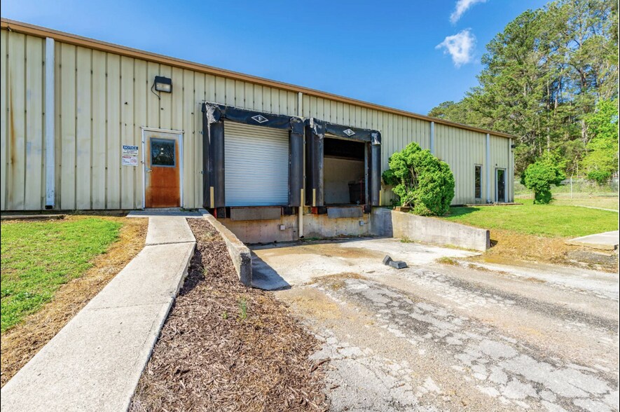 More Photos Of 1129 S Chattanooga St, LaFayette Warehouse For Sale