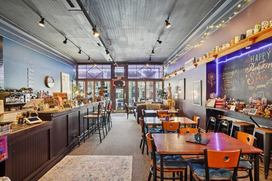 More Photos Of 122-124 N Main St, Jefferson Storefront Retail Residential For Sale