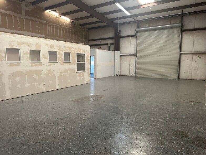 More Photos Of 3030 Thorntree Dr, Chico Distribution For Lease